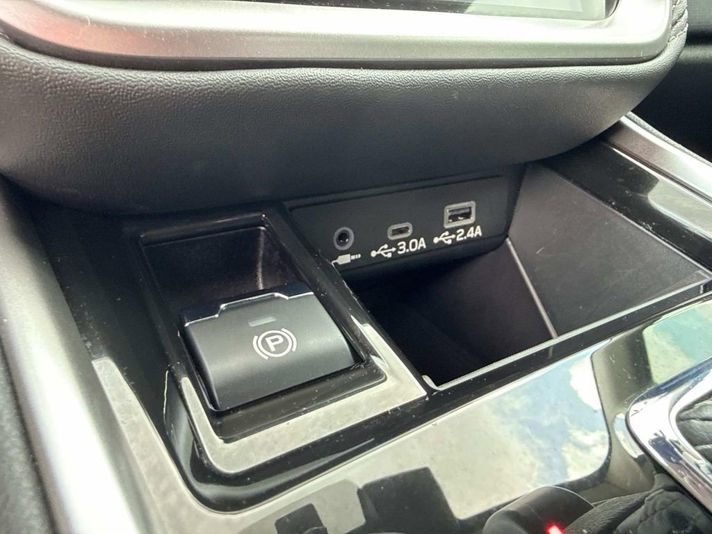 Certified 2025 Subaru Outback Premium AWD/4WD image 30