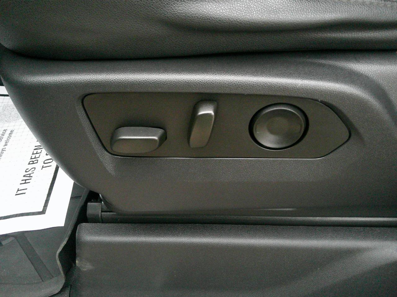 Used 2022 Chevrolet Silverado 1500 ZR2 w/ Technology Package image 12