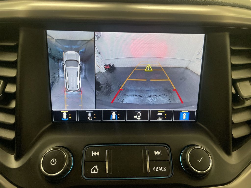 Used 2021 GMC Acadia AT4 w/ GMC Pro Grade Package image 9
