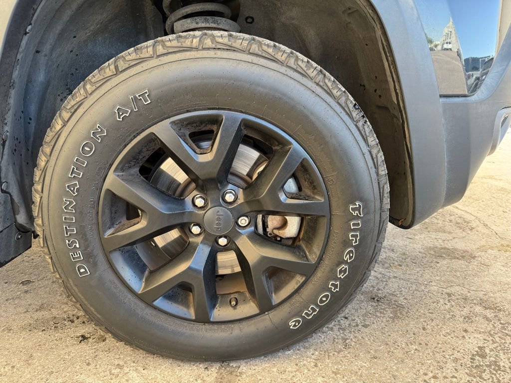 Used 2017 Jeep Cherokee Trailhawk w/ Comfort/Convenience Group image 11