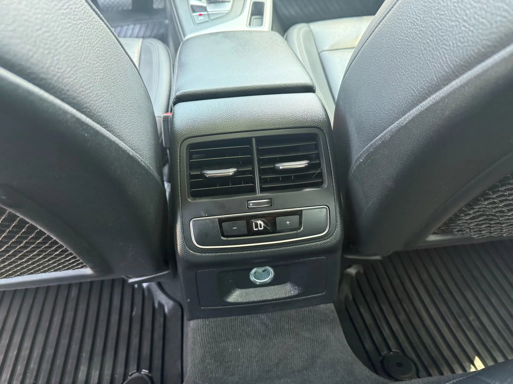 Used 2017 Audi A4 2.0T allroad Premium w/ Convenience Package image 32