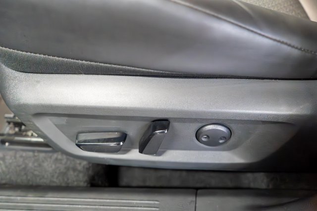 Used 2025 Nissan Rogue SV w/ SV Premium Package image 21