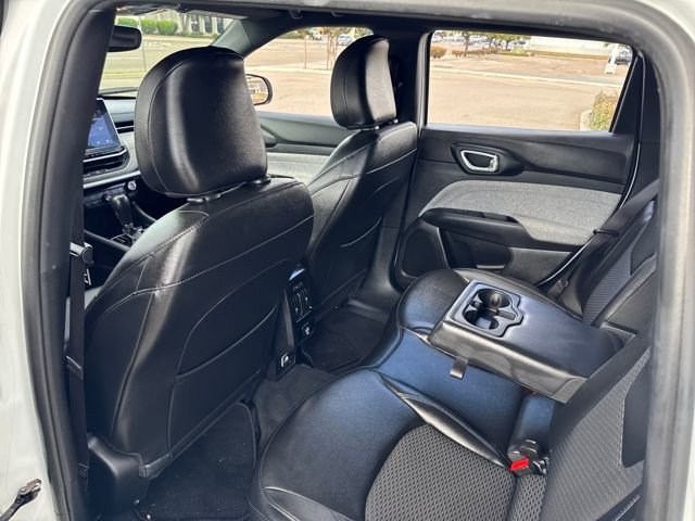 Used 2024 Jeep Compass Latitude image 21