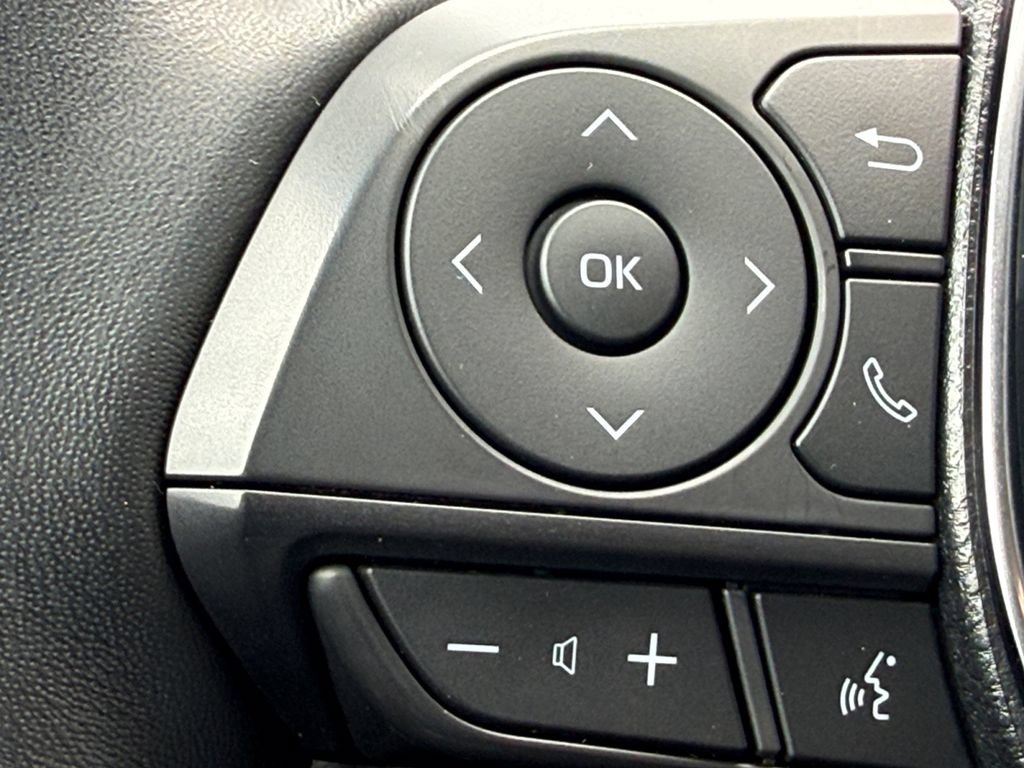 Used 2020 Toyota Camry SE w/ Audio Package AWD/4WD image 21