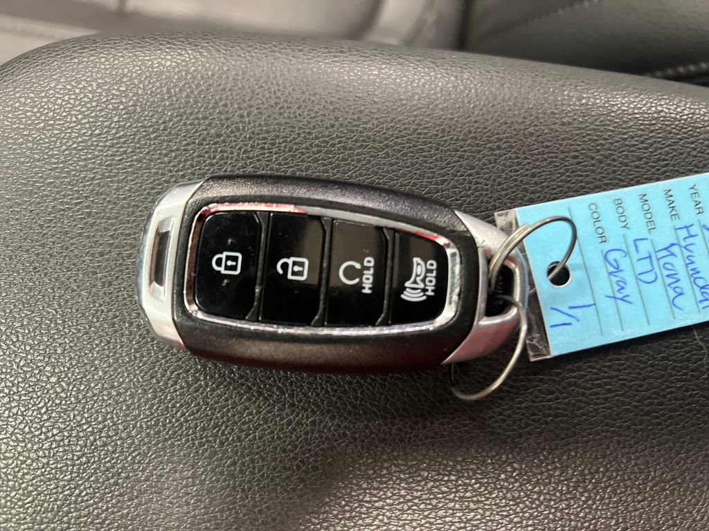 Used 2022 Hyundai Kona Limited image 31