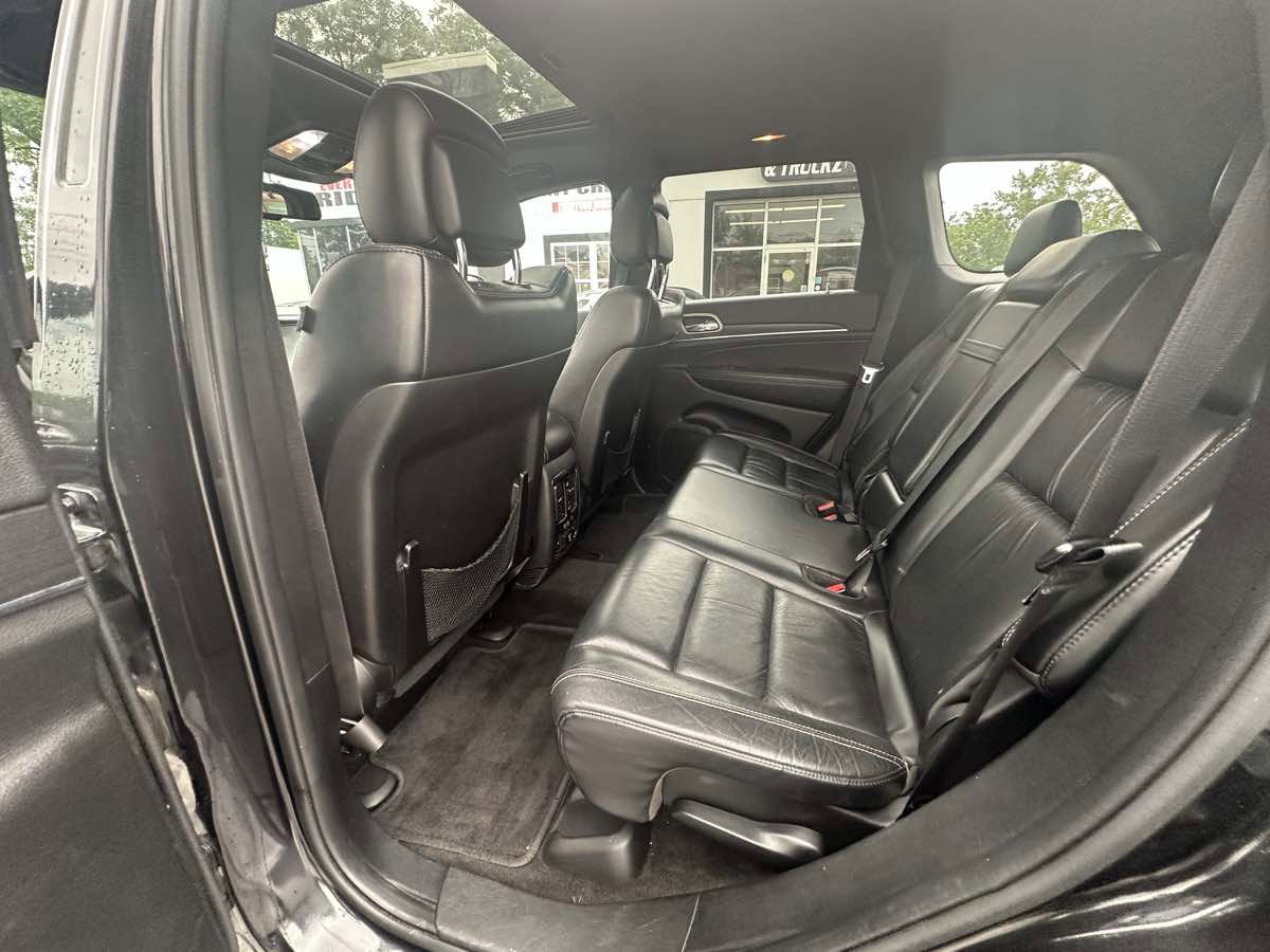 Used 2015 Jeep Cherokee Latitude w/ Comfort/Convenience Group AWD/4WD image 16