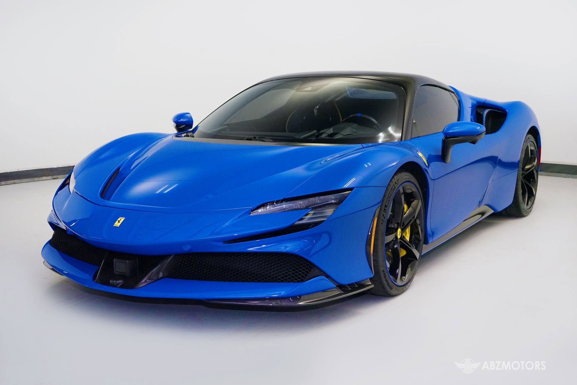 Used 2025 Ferrari SF90 Spider image 2