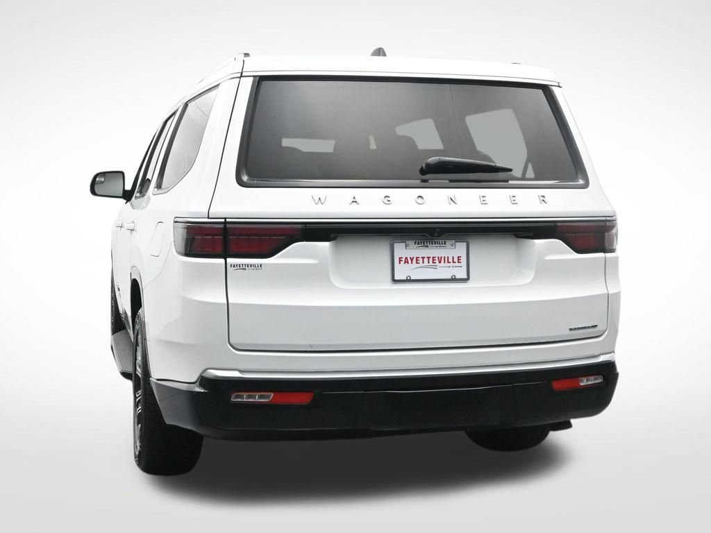 Used 2024 Jeep Wagoneer Series II w/ Flexible Seating Group RWD image 9
