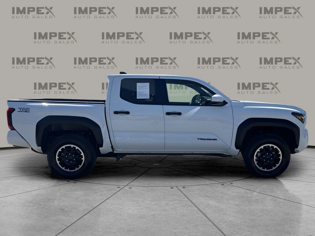 Used 2025 Toyota Tacoma TRD Off-Road image 6