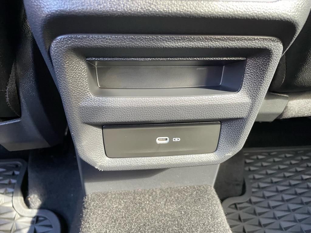 Used 2023 Volkswagen Taos SE w/ Panoramic Sunroof Package image 23
