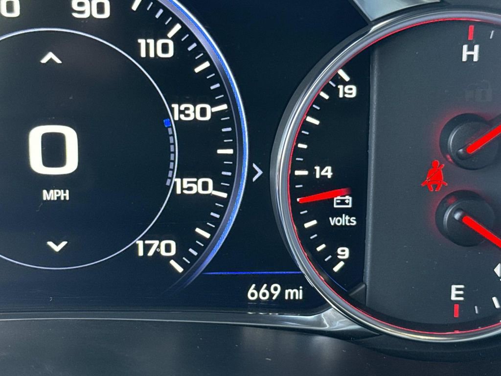 Used 2025 Chevrolet Blazer RS w/ Enhanced Convenience Package image 43