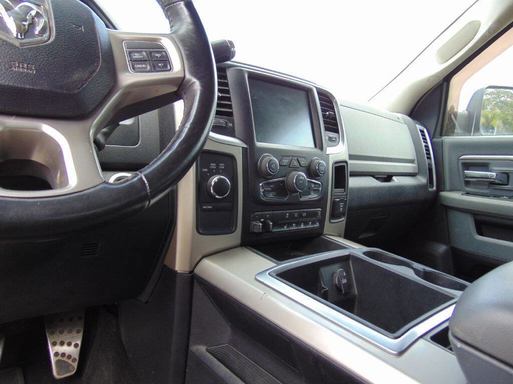 Used 2014 RAM 2500 SLT w/ HD Snow Plow Prep Group AWD/4WD image 17