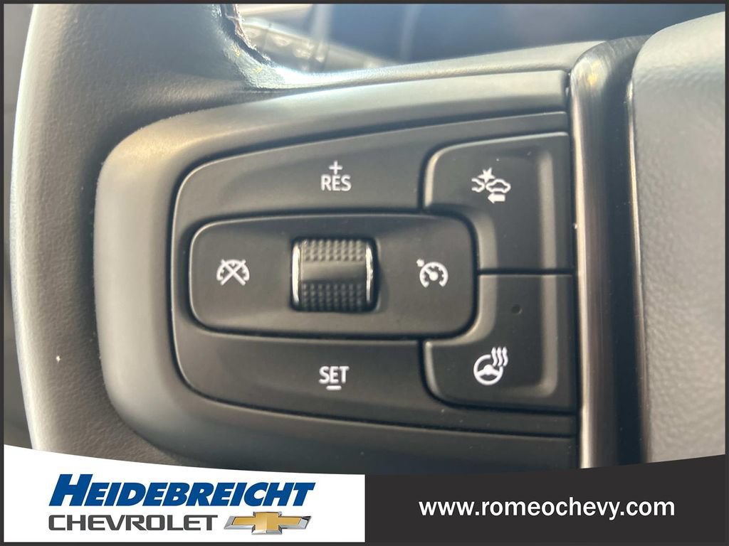 Used 2024 GMC Yukon AT4 w/ Technology Package AWD/4WD image 20