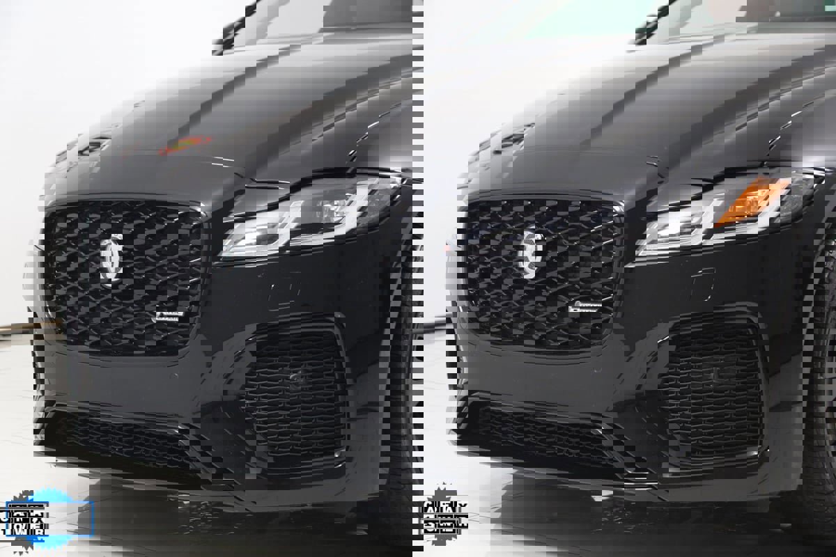 Used 2024 Jaguar XF R-Dynamic SE image 63