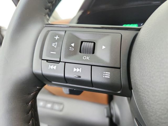 Used 2025 Nissan Pathfinder Platinum w/ Cargo Package image 26