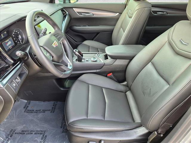 Used 2025 Cadillac XT6 Luxury FWD image 15