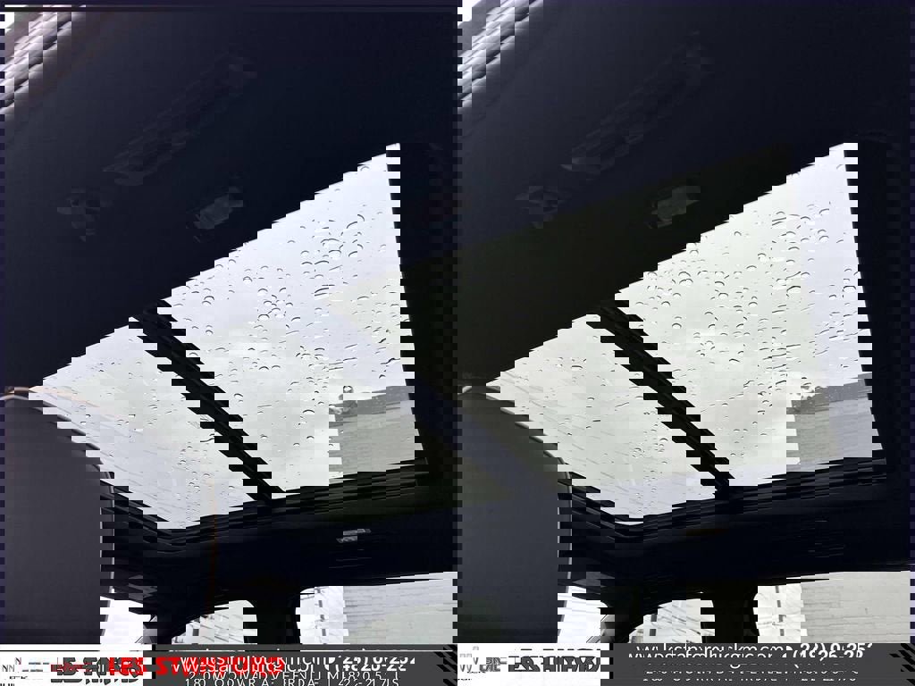 Used 2023 GMC Yukon XL SLT AWD/4WD image 15