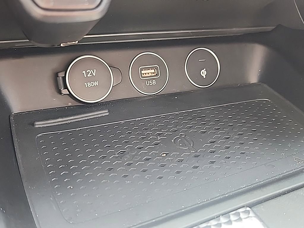 Used 2023 Genesis G70 2.0T w/ Sport Prestige Package image 13