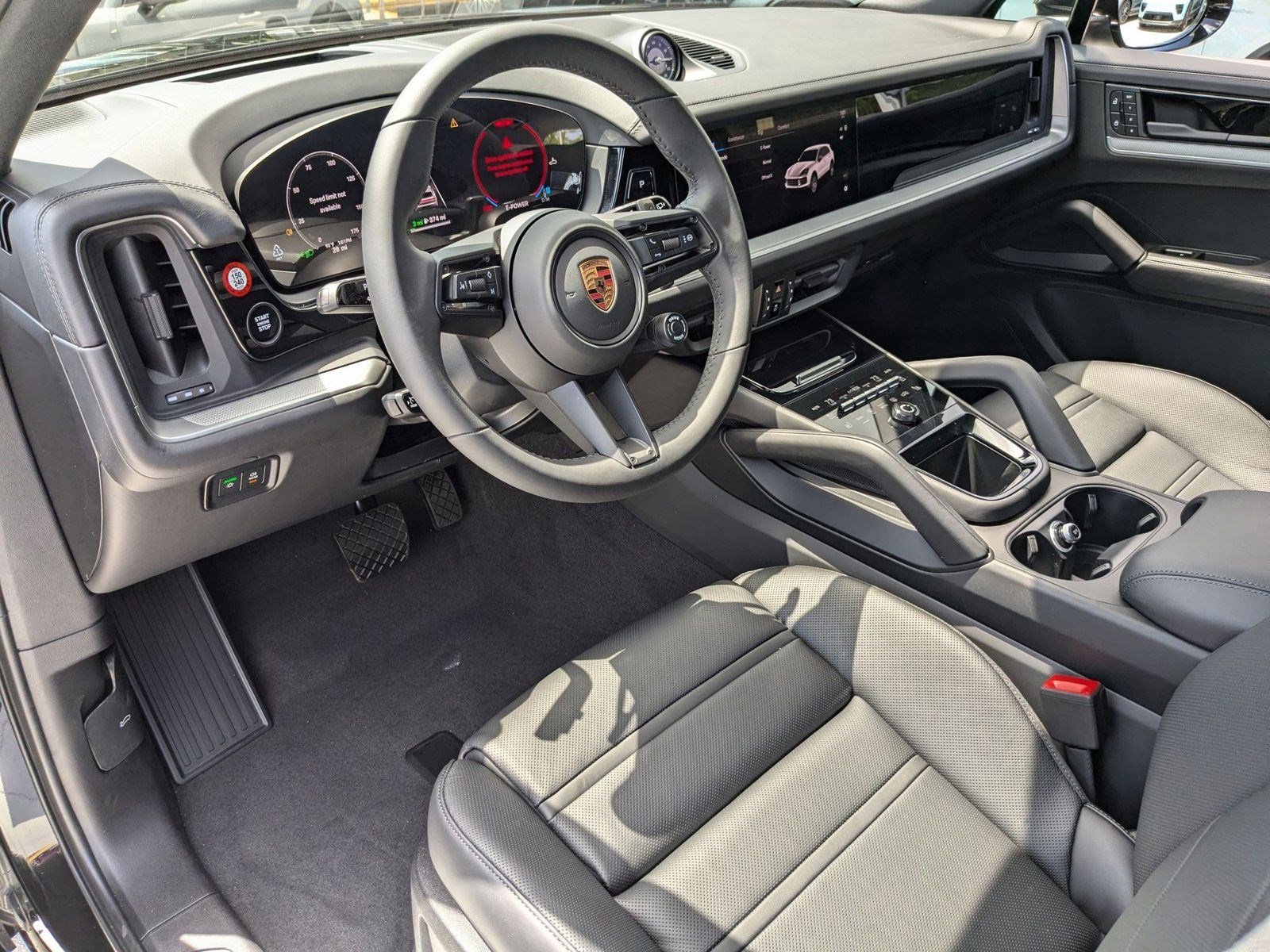 Certified 2025 Porsche Cayenne E-Hybrid image 4