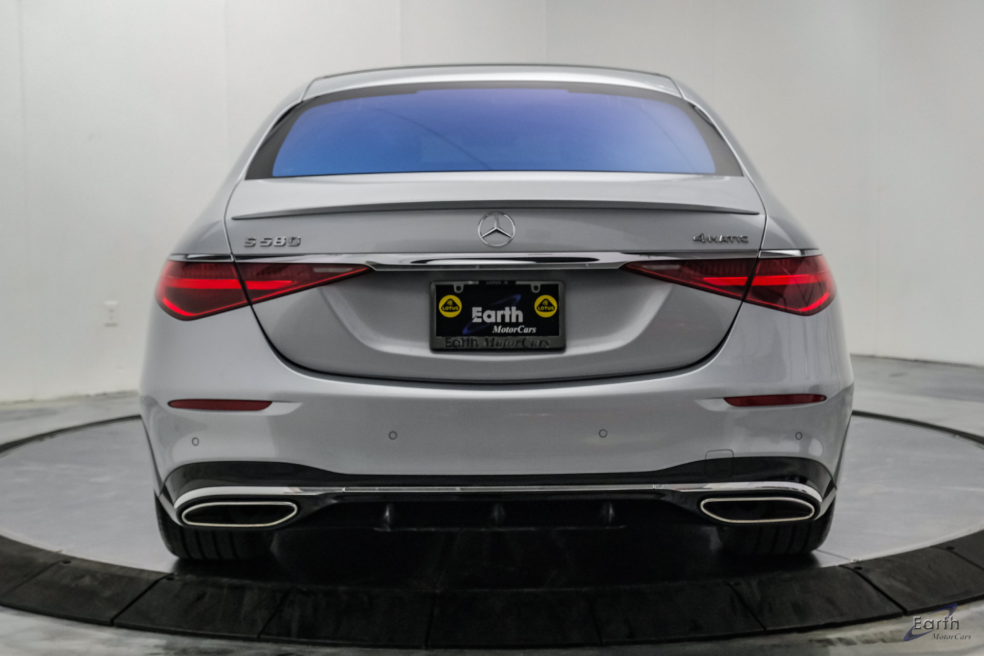 Used 2022 Mercedes-Benz S 580 4MATIC Sedan w/ AMG Line Package image 16