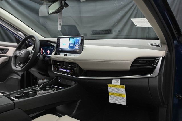 New 2025 Nissan Rogue SL w/ SL Premium Package AWD/4WD image 18