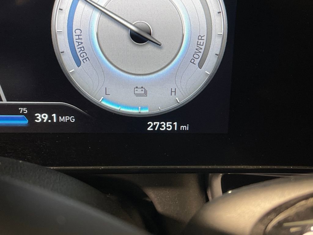 Certified 2023 Hyundai Elantra Limited image 21