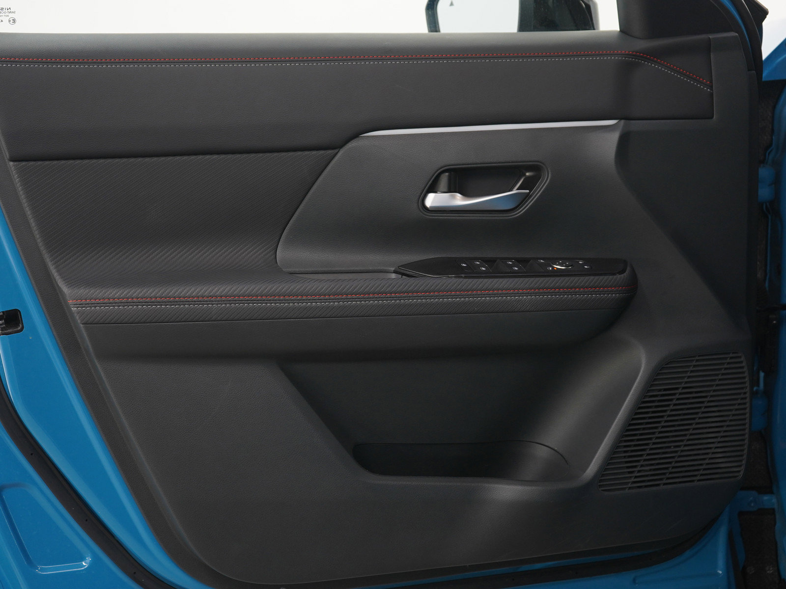 Used 2025 Nissan Kicks SR image 19