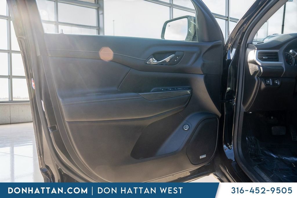 Used 2021 GMC Acadia SLT AWD/4WD image 14