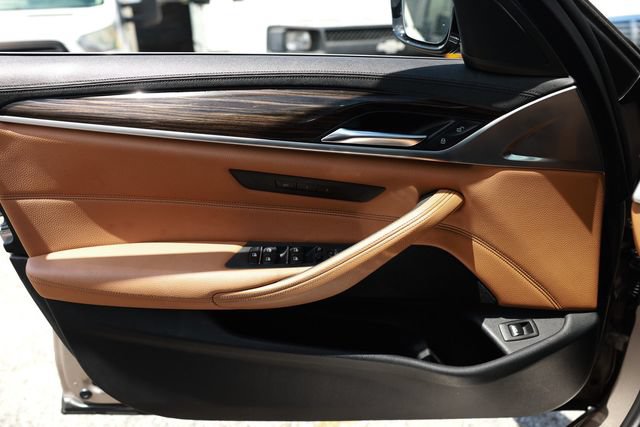 Used 2018 BMW 540i RWD image 49