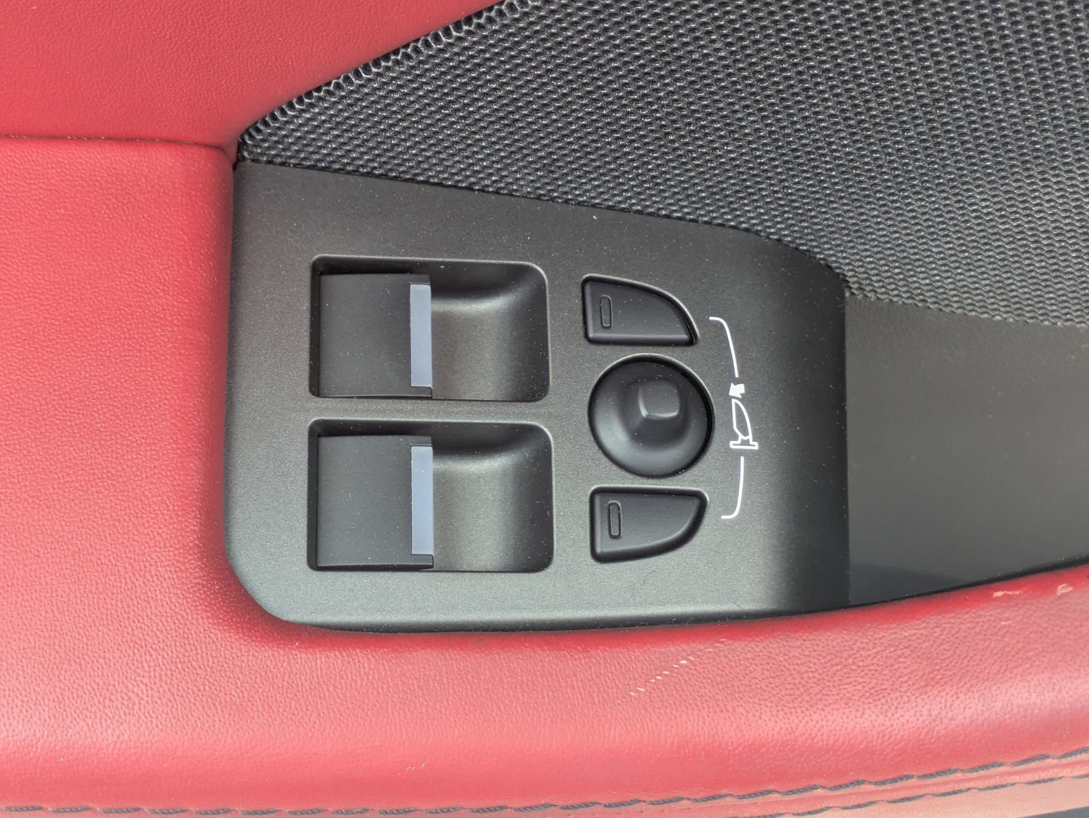 Used 2017 Jaguar F-TYPE R image 21