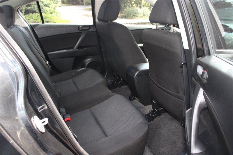 Used 2011 MAZDA MAZDA3 i Sport FWD image 6