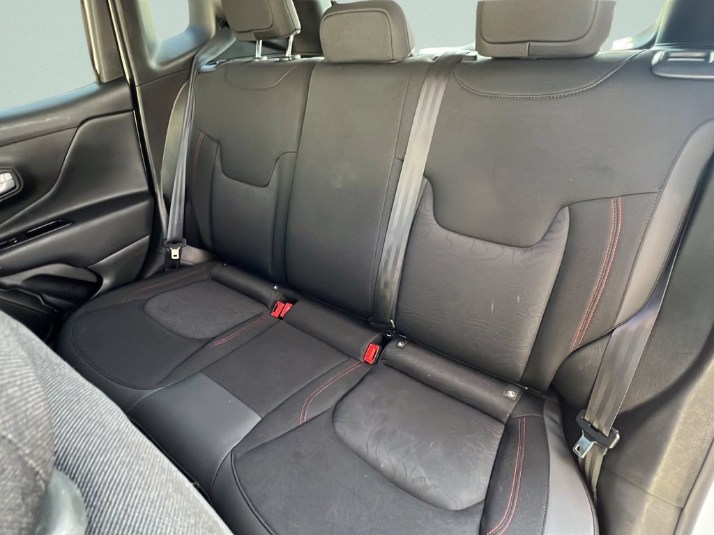 Used 2023 Jeep Renegade Trailhawk AWD/4WD image 10