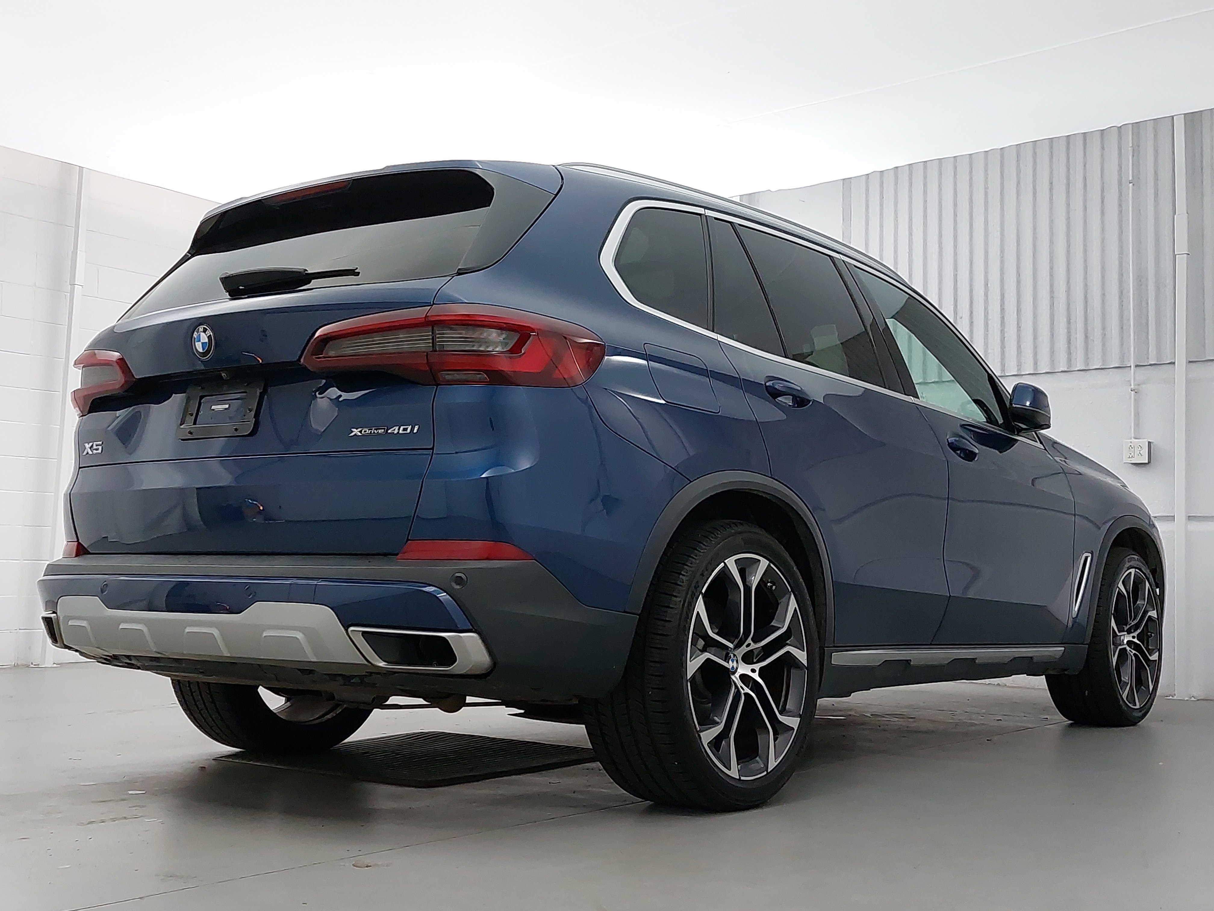 Used 2022 BMW X5 xDrive40i w/ Premium Package image 7