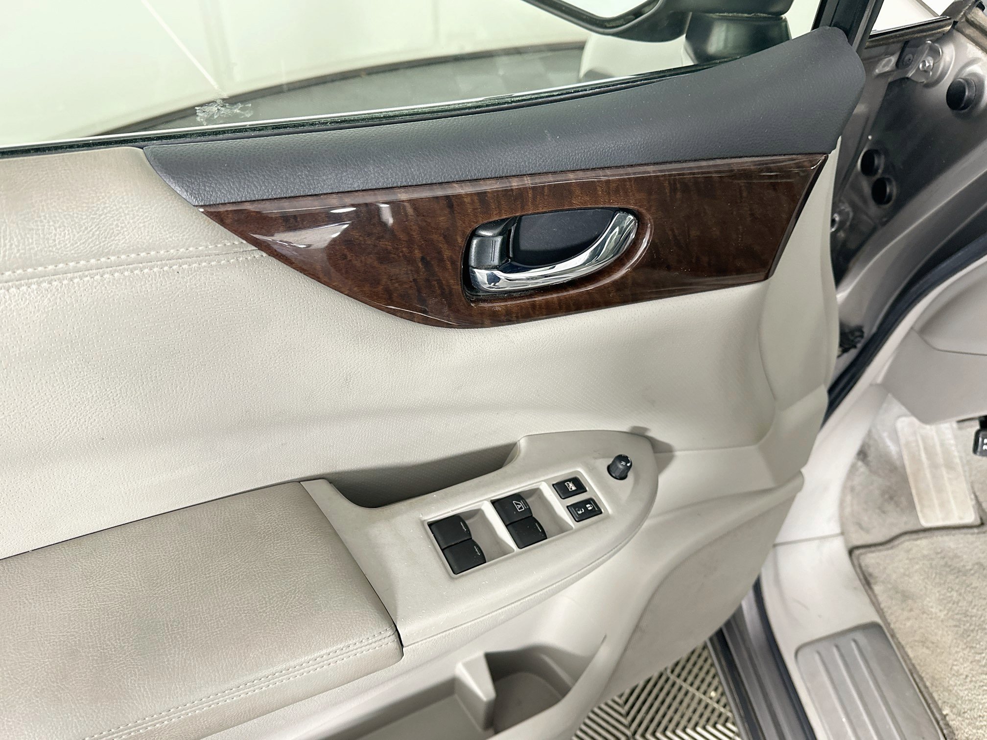 Used 2012 Nissan Quest S w/ Value Cargo Pkg FWD image 16