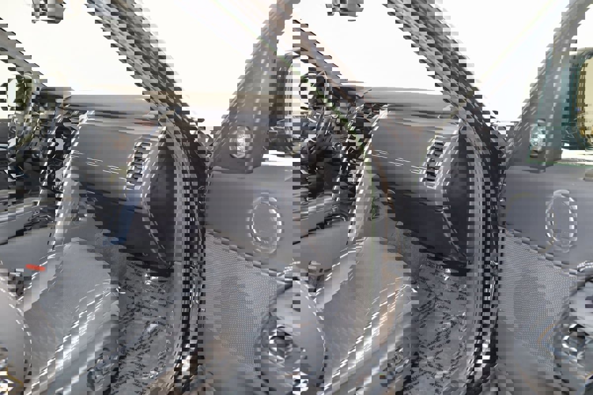 Used 2023 Land Rover Discovery S R-Dynamic image 47