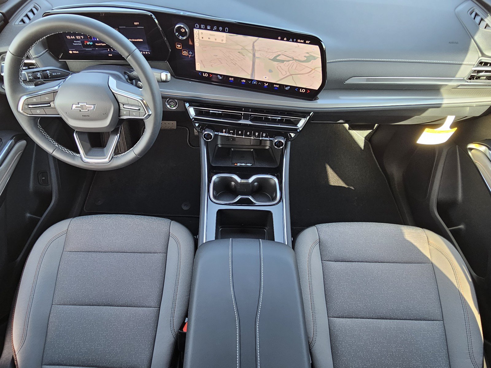 New 2027 Chevrolet Traverse LT w/ Midnight/Sport Edition FWD image 18