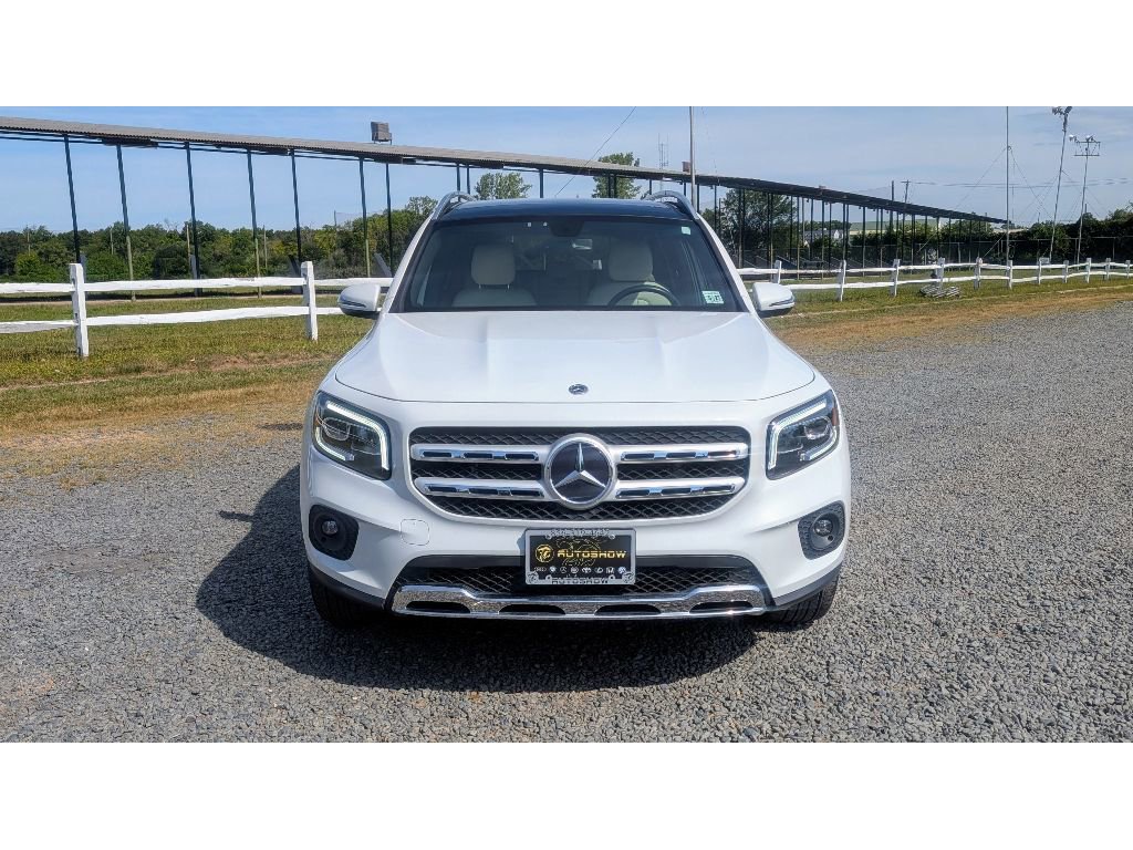 Used 2022 Mercedes-Benz GLB 250 4MATIC image 2