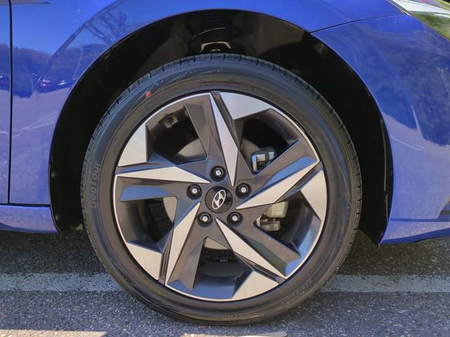 Used 2023 Hyundai Elantra SEL w/ Convenience Package image 11