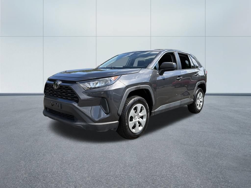 Used 2022 Toyota RAV4 LE FWD image 2