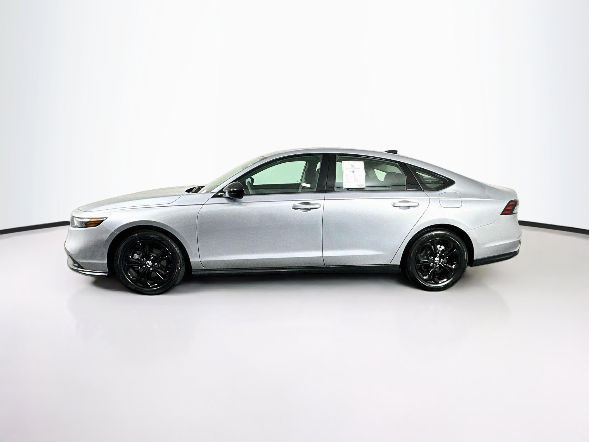 Used 2025 Honda Accord SE image 4