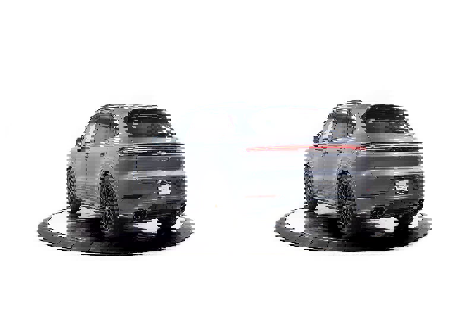 New 2026 Porsche Cayenne GTS image 3