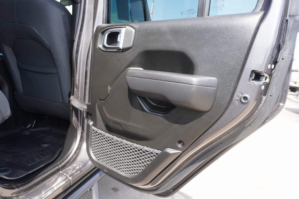 Used 2024 Jeep Gladiator Sport image 18