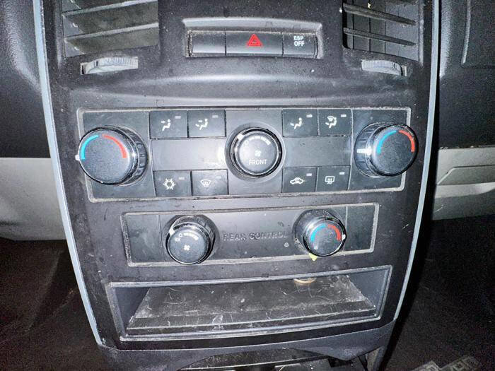 Used 2010 Dodge Grand Caravan SE FWD image 37