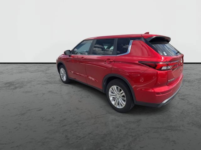 Used 2023 Mitsubishi Outlander ES FWD image 6
