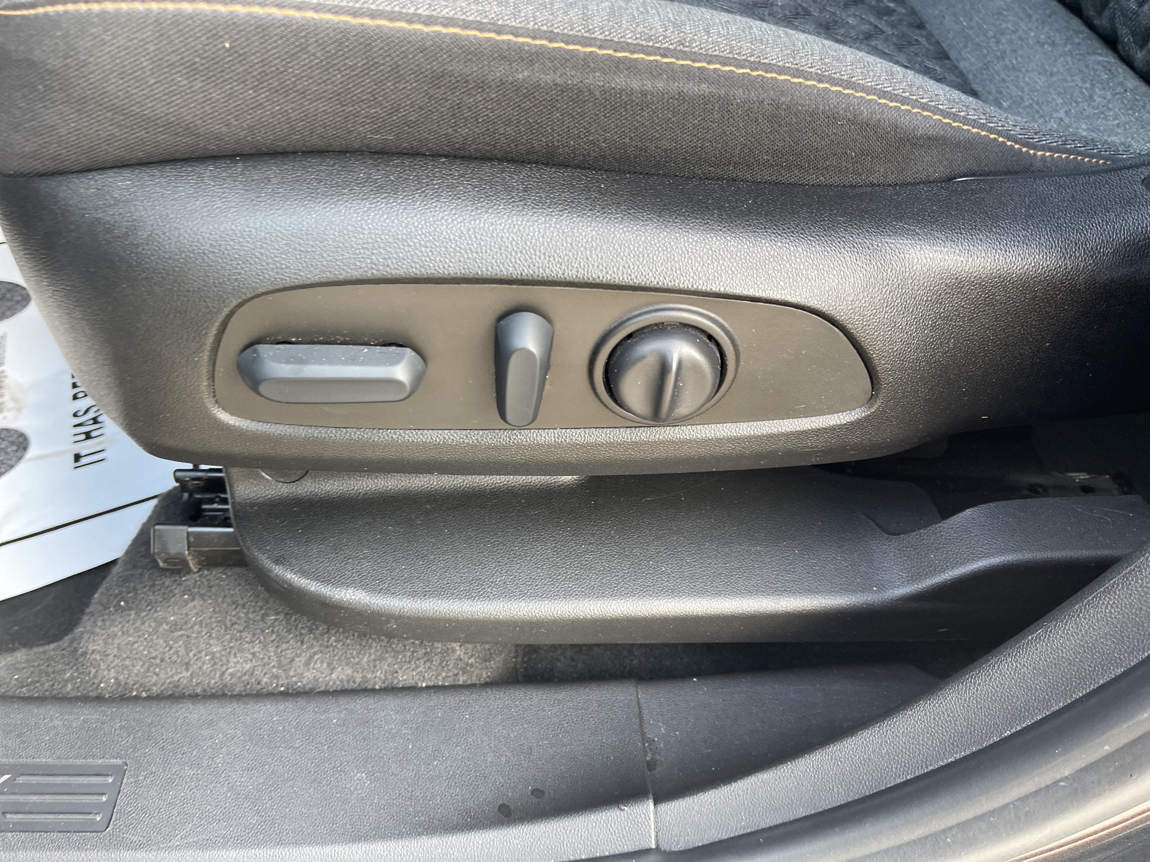 Used 2022 Chevrolet Equinox LT FWD image 36