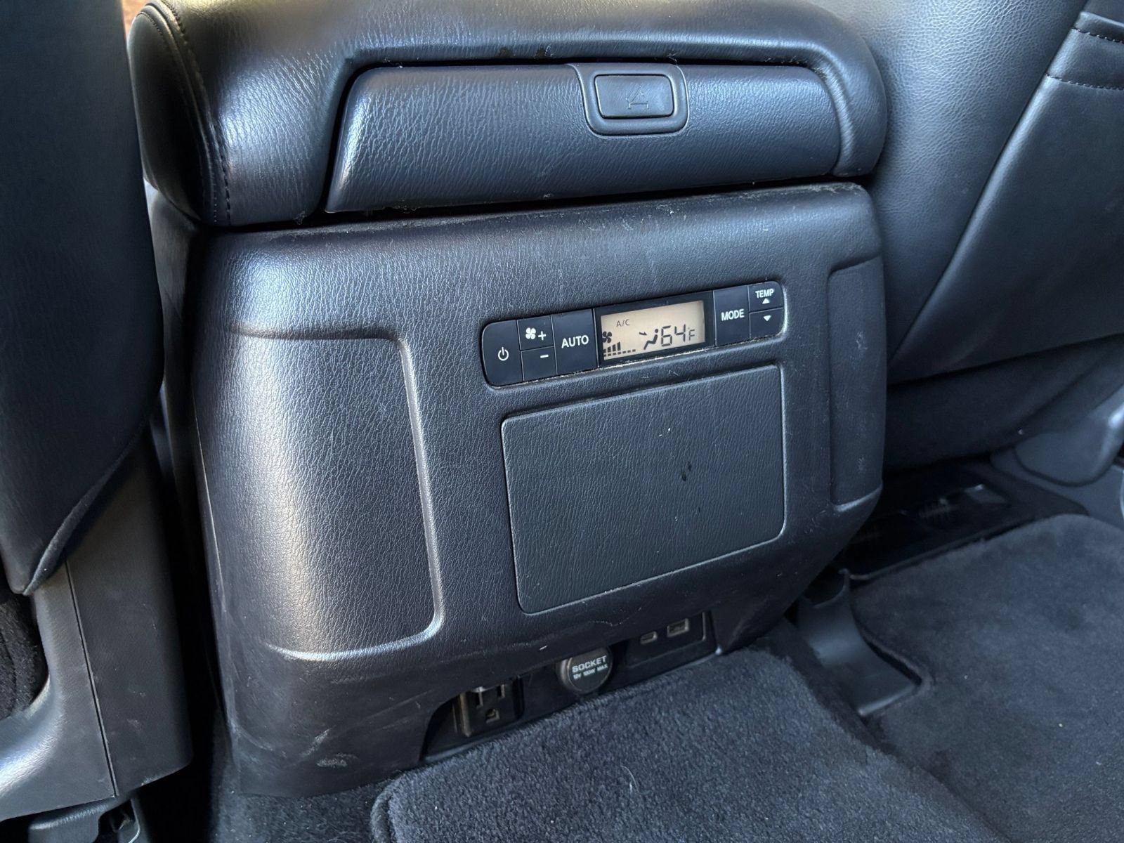 Used 2024 Nissan Armada SL RWD image 25