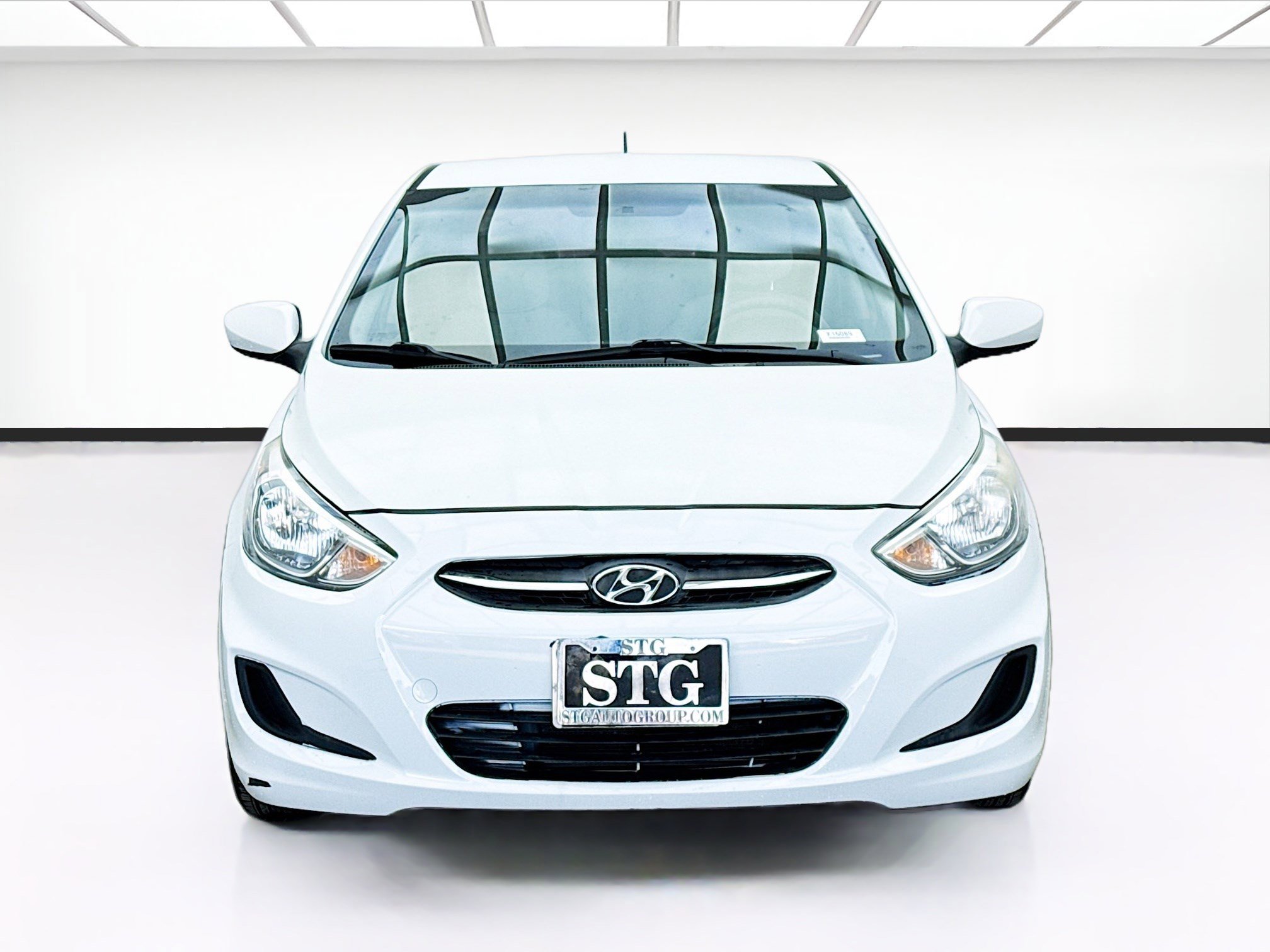 Used 2017 Hyundai Accent SE image 2