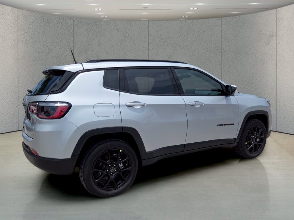 New 2026 Jeep Compass Latitude AWD/4WD image 3