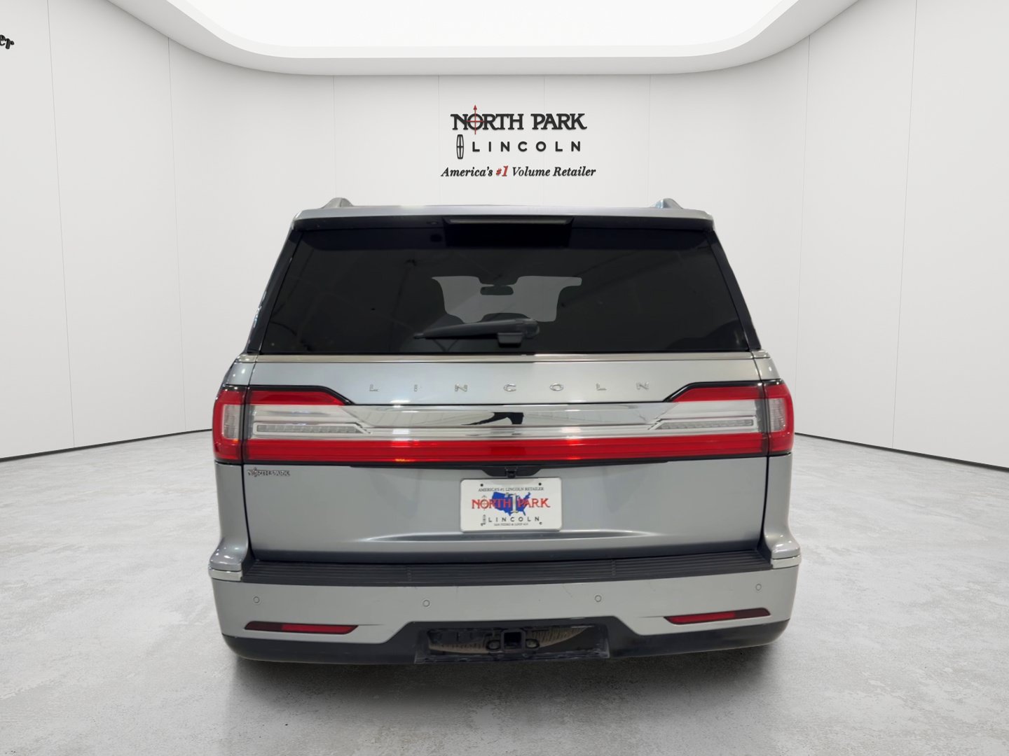 Used 2020 Lincoln Navigator L Reserve RWD image 4
