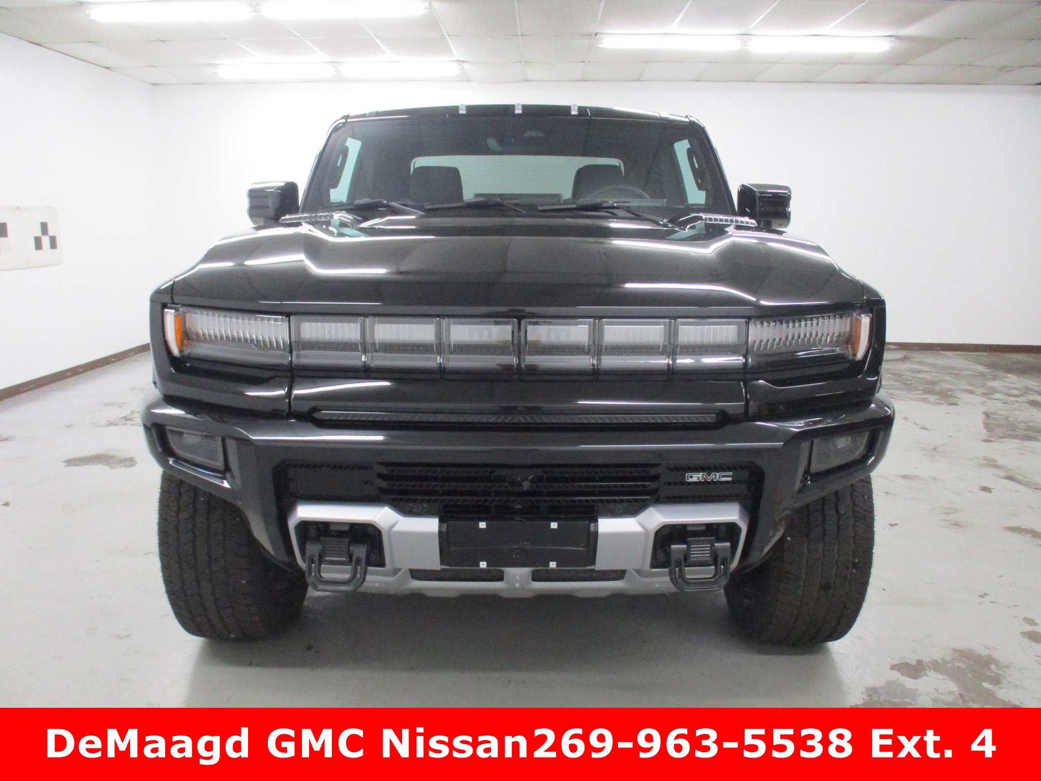 New 2026 GMC Hummer EV 4x4 Crew Cab w/ LPO, Dark Essentials Package image 10